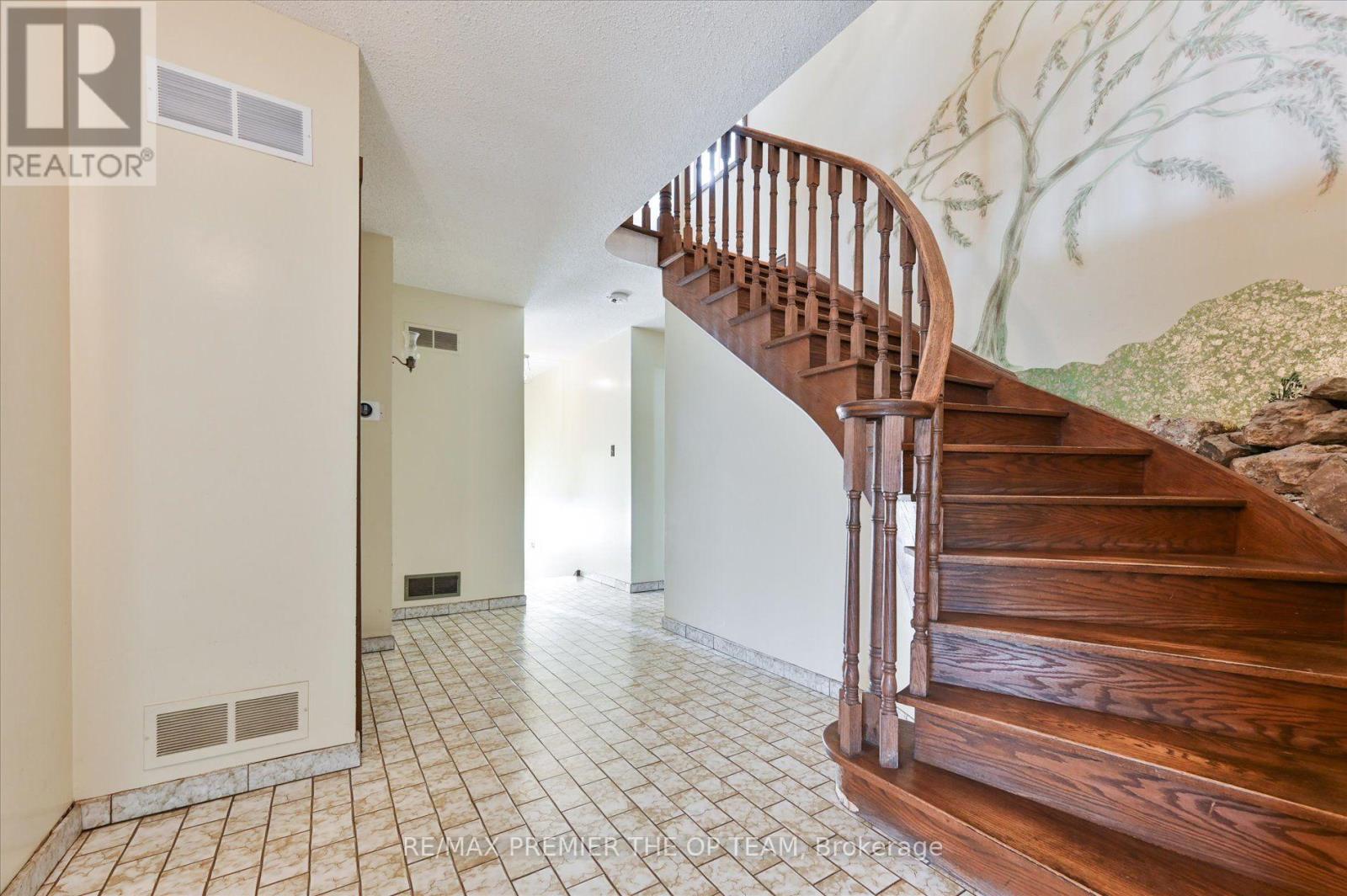 82 Highland Park Boulevard, Markham, Ontario L3T 1B5 - Photo 6 - N13723520