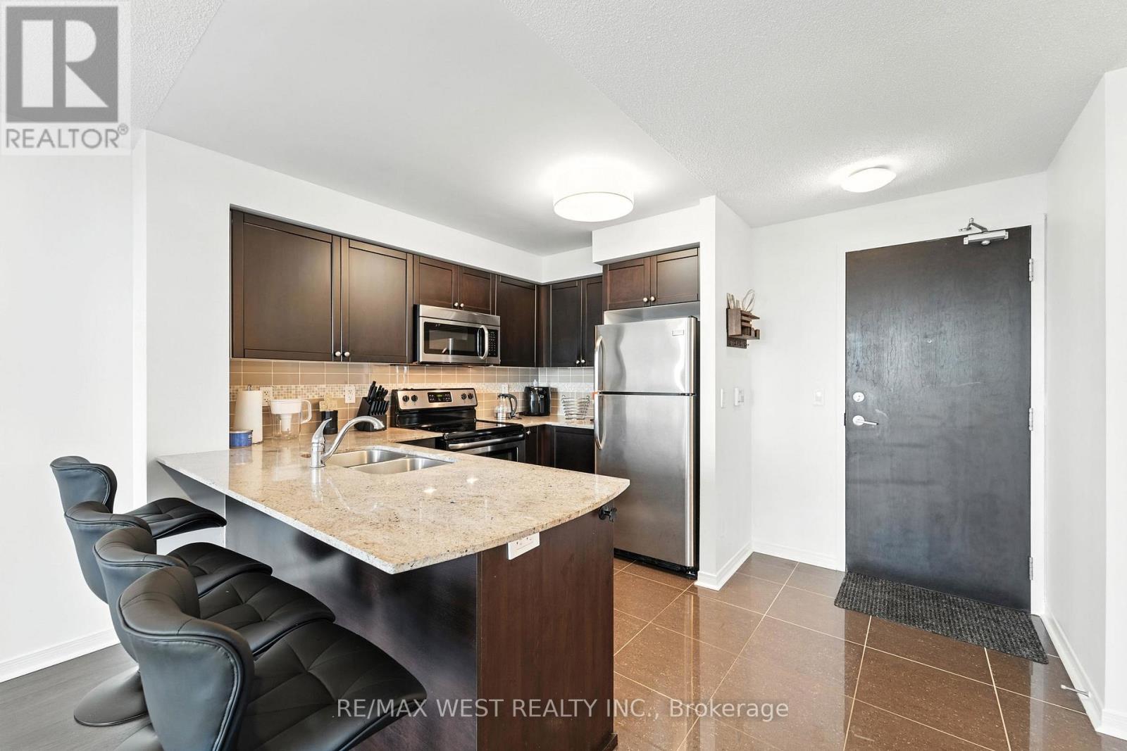 PH2 - 75 KING WILLIAM CRESCENT
