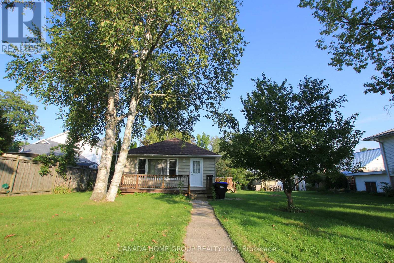 931 Goldie Street, Innisfil, Ontario L0L 1C0 - Photo 1 - N13723608