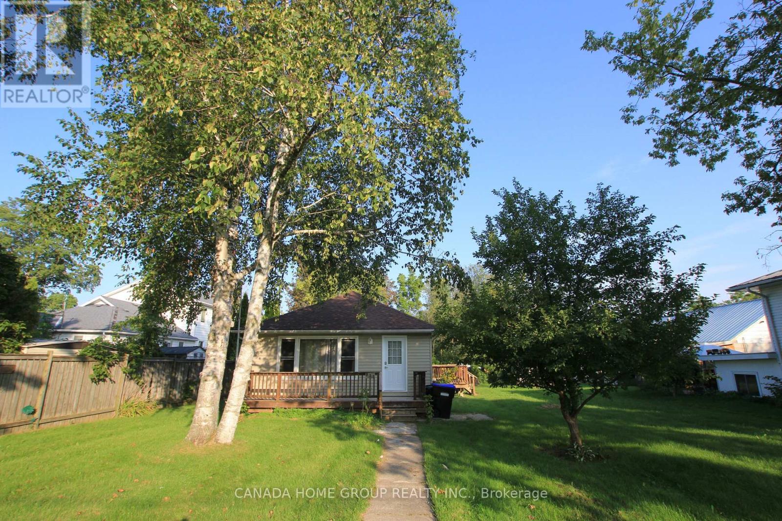 931 Goldie Street, Innisfil, Ontario L0L 1C0 - Photo 2 - N13723608