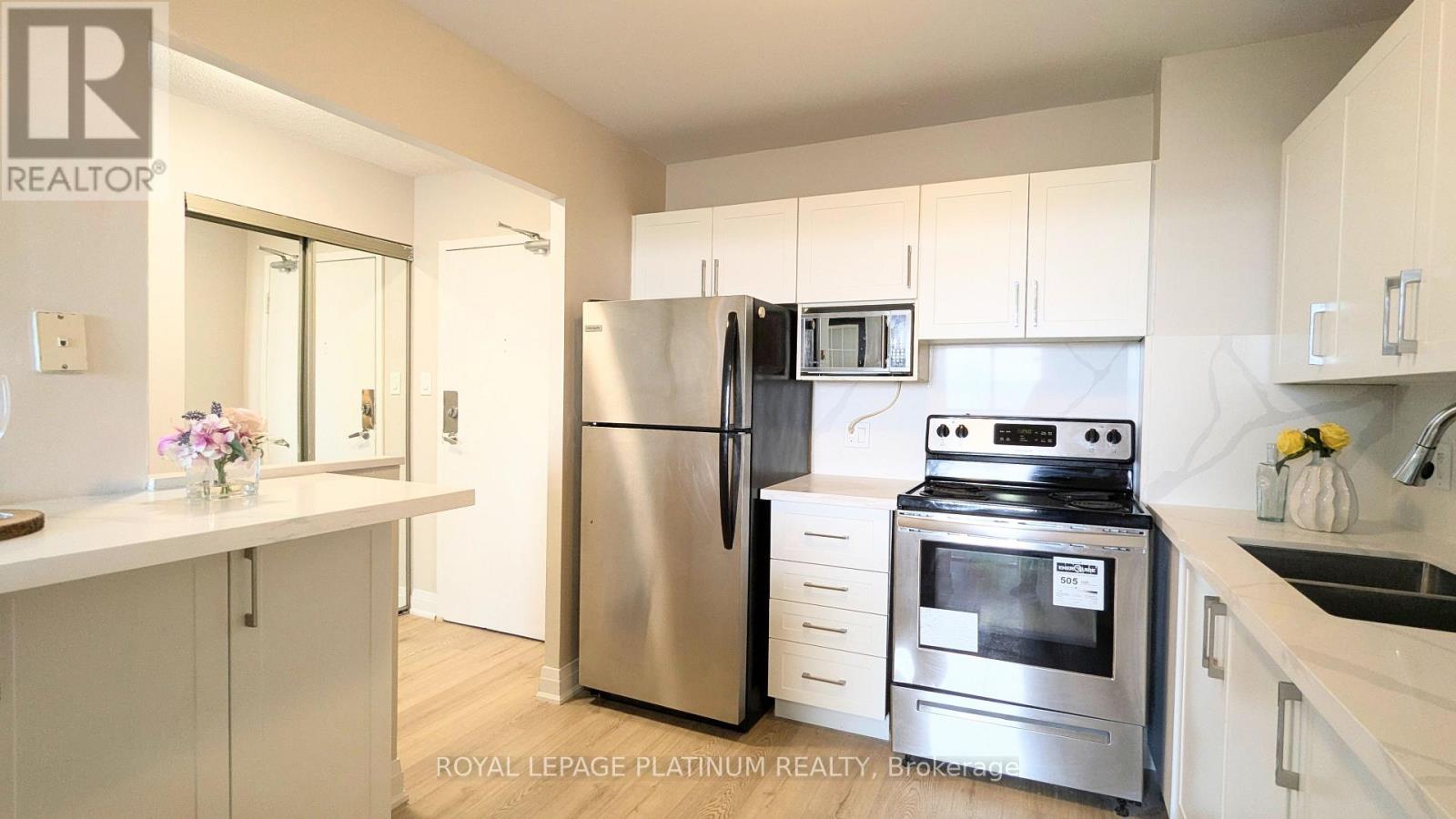 704 - 3559 Eglinton Avenue W, Toronto, Ontario  M6M 5C6 - Photo 8 - W13723620