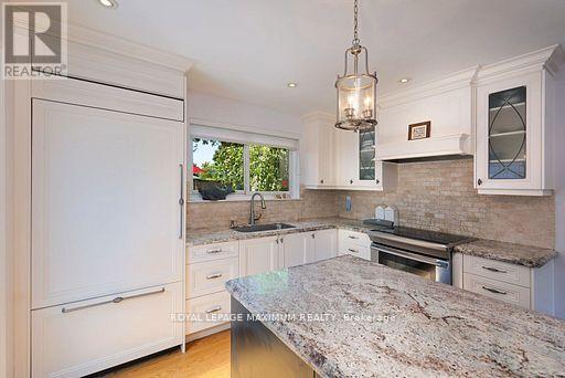 38 Abbey Road, Brampton, Ontario  L6W 2T8 - Photo 6 - W13723636
