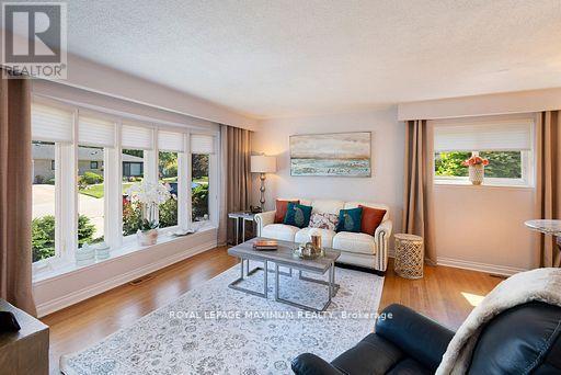 38 Abbey Road, Brampton, Ontario  L6W 2T8 - Photo 9 - W13723636