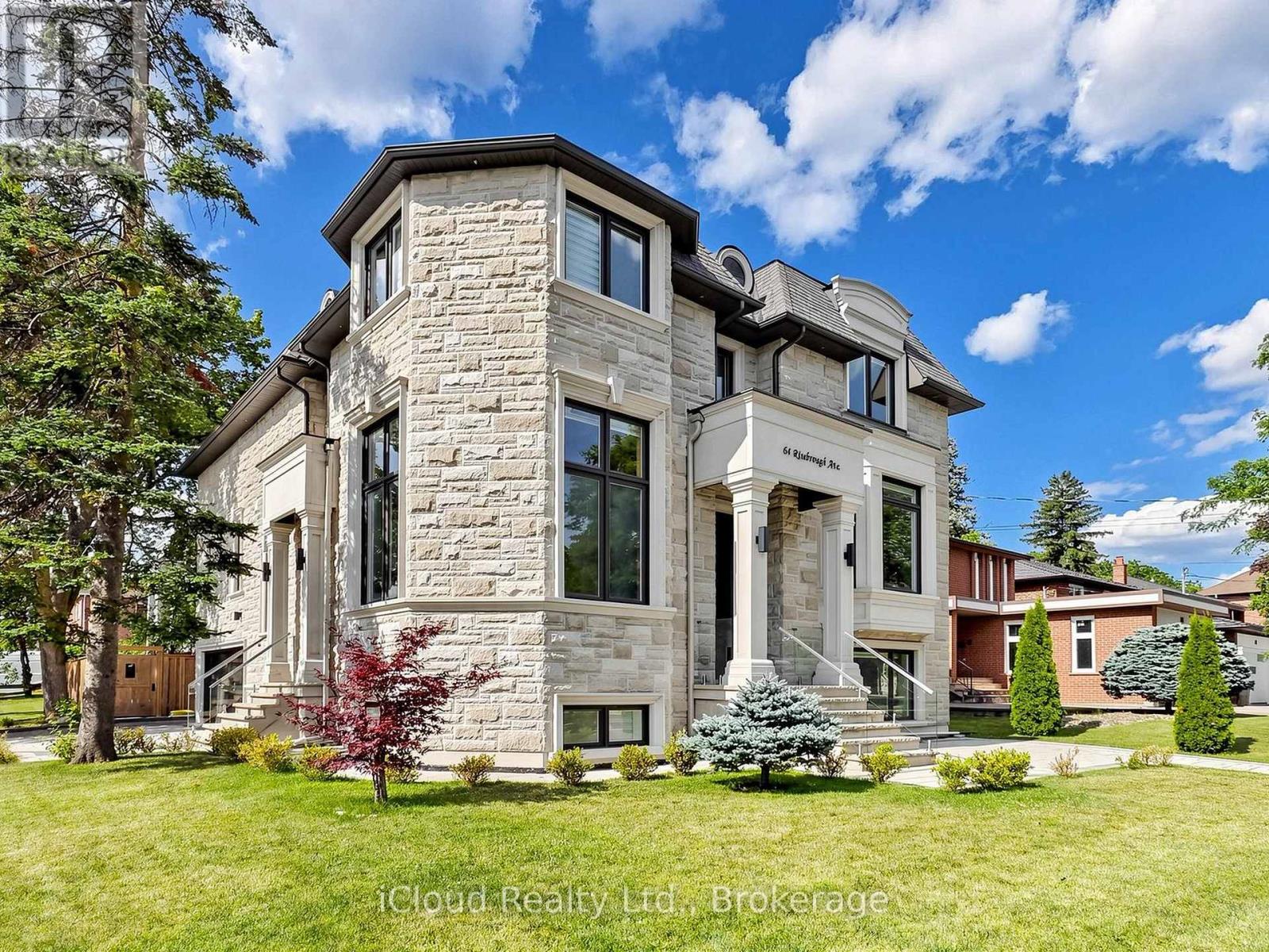 64 Risebrough Avenue, Toronto, Ontario  M2M 2E3 - Photo 2 - C13603888