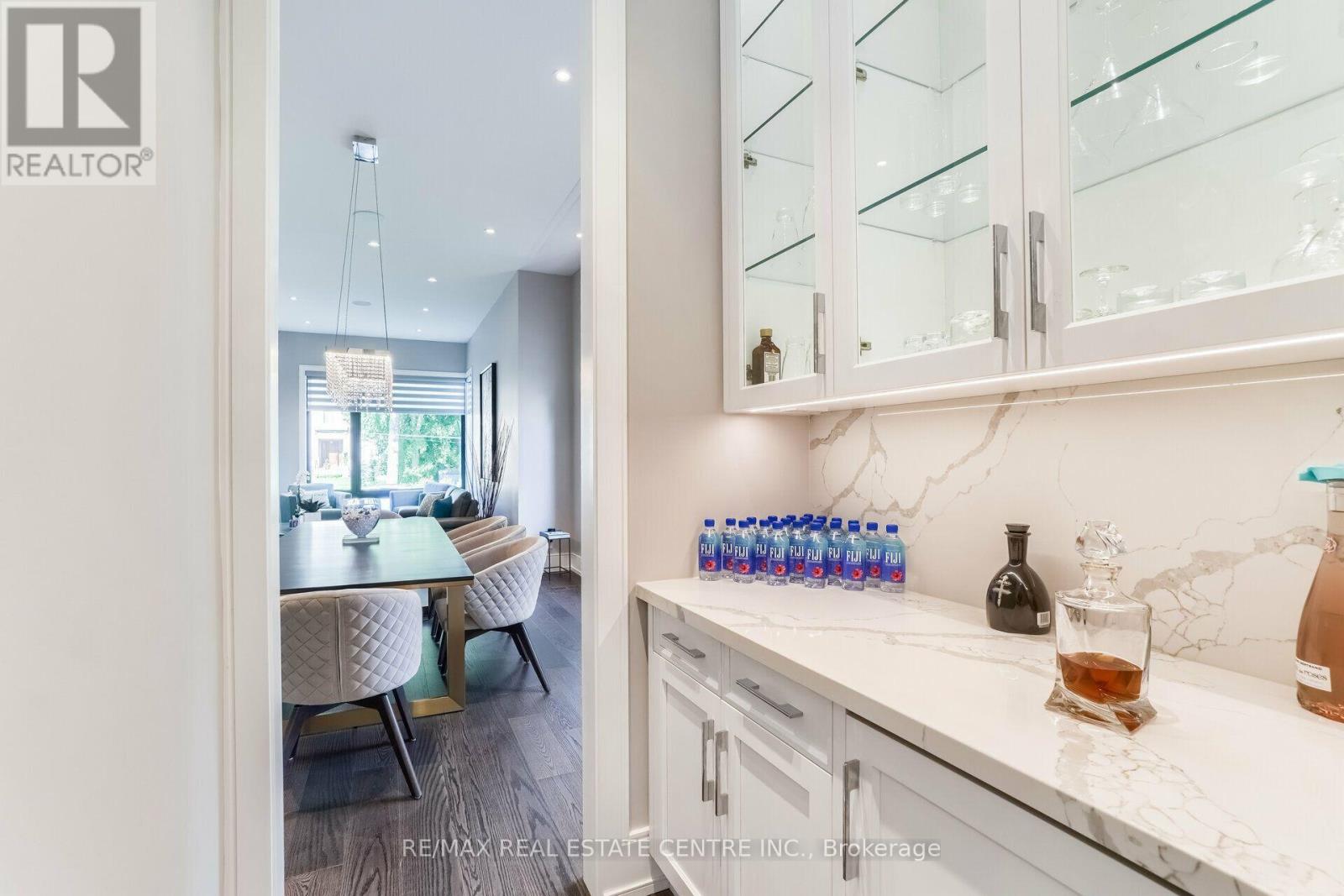 3118 Given Road, Mississauga, Ontario  L5A 2N3 - Photo 9 - W13455802