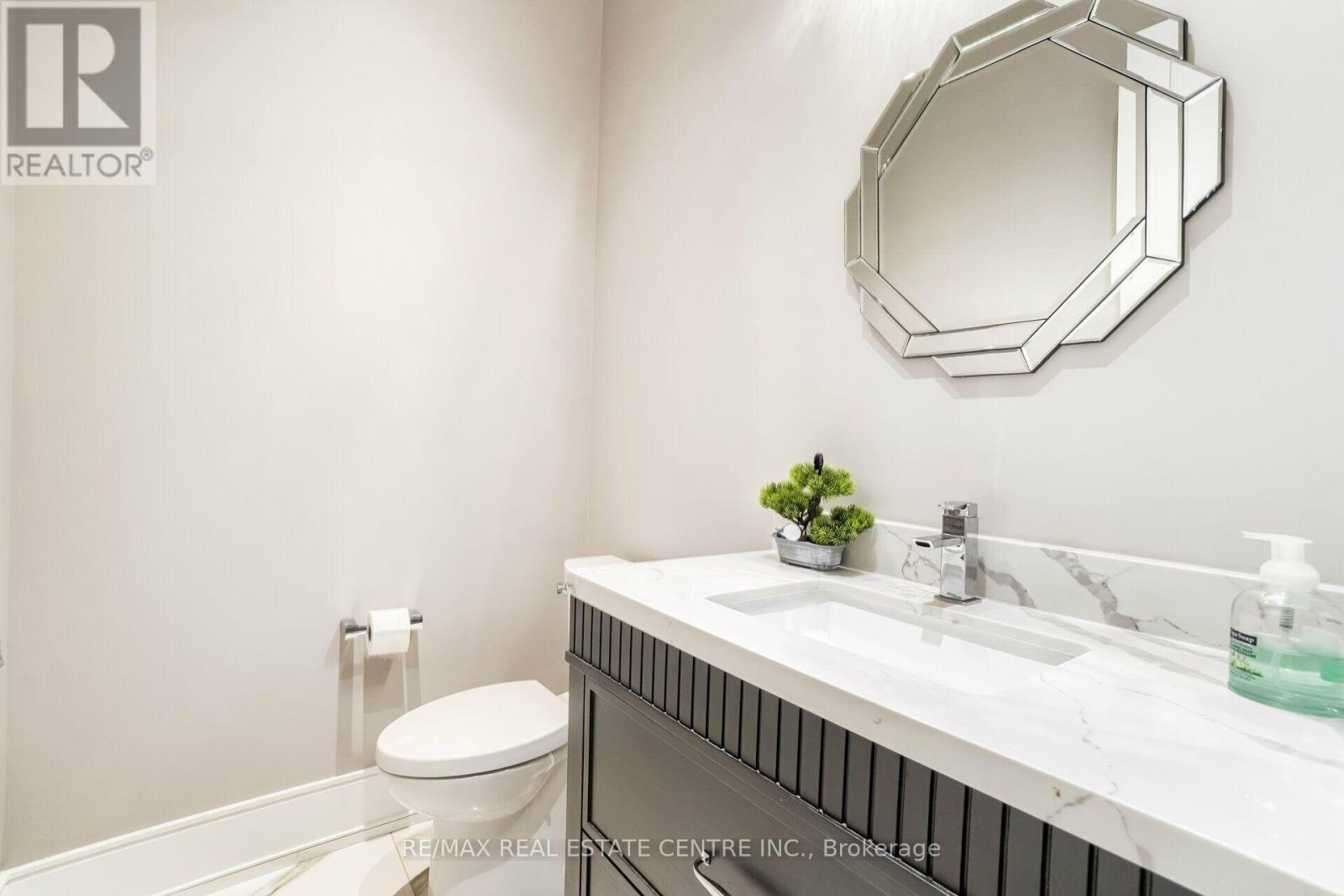 3118 Given Road, Mississauga, Ontario  L5A 2N3 - Photo 15 - W13455802