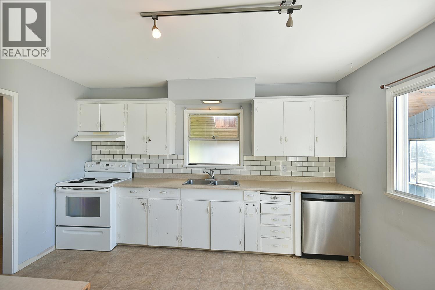 4726 Laurel Avenue, Sechelt, British Columbia  V7Z 0E7 - Photo 6 - R3159654
