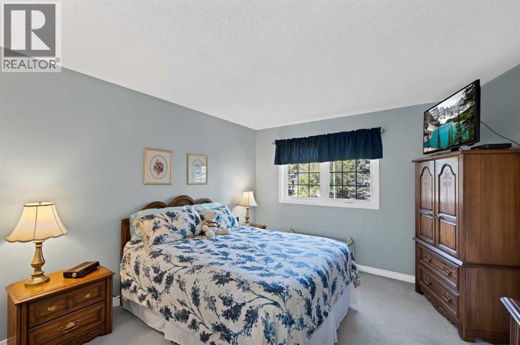 256 Parkwood Close SE, Calgary, Alberta  T2J 3V9 - Photo 12 - A2340698