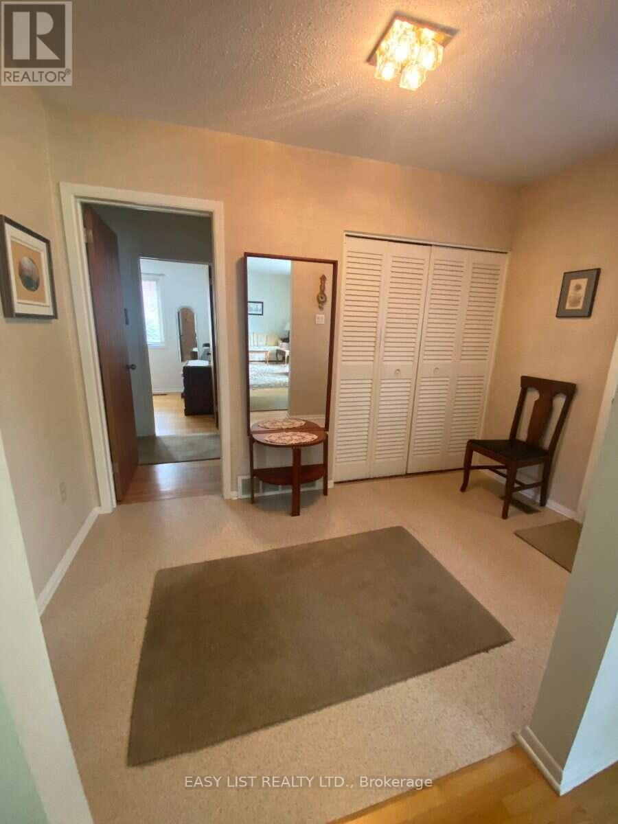 2154 Dutton Crescent, Ottawa, Ontario  K1J 6K4 - Photo 8 - X13723686