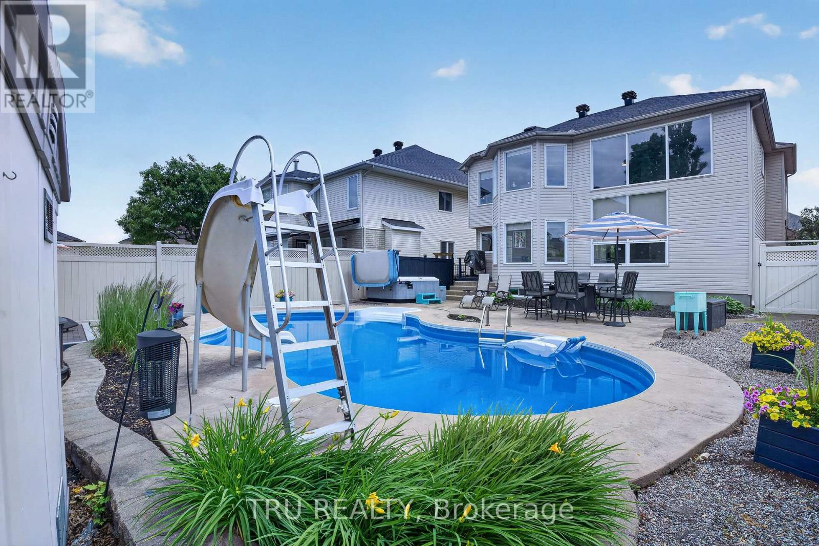 57 Golflinks Drive, Ottawa, Ontario  K2J 4Y4 - Photo 2 - X13723714