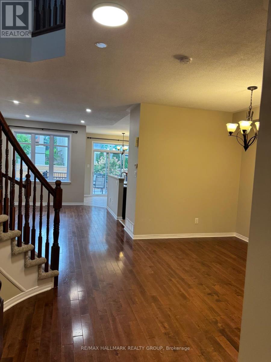 248 Badgeley Avenue, Ottawa, Ontario  K2T 0A7 - Photo 2 - X13723728