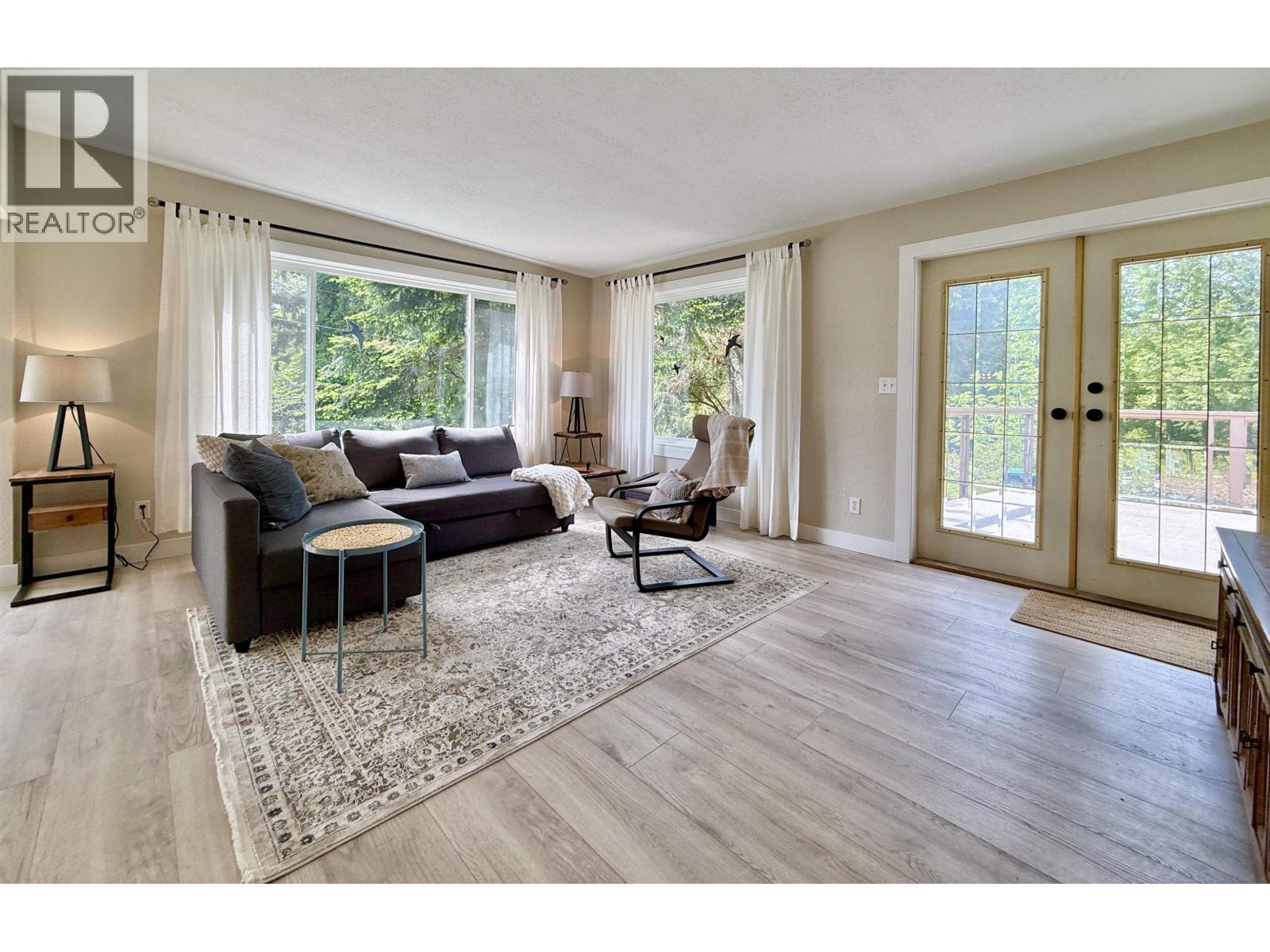 6376 Sunshine Coast Highway, Sechelt, British Columbia  V7Z 0M3 - Photo 5 - R3159703