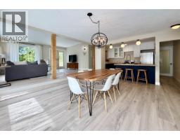 6376 SUNSHINE COAST HIGHWAY, Sechelt, British Columbia