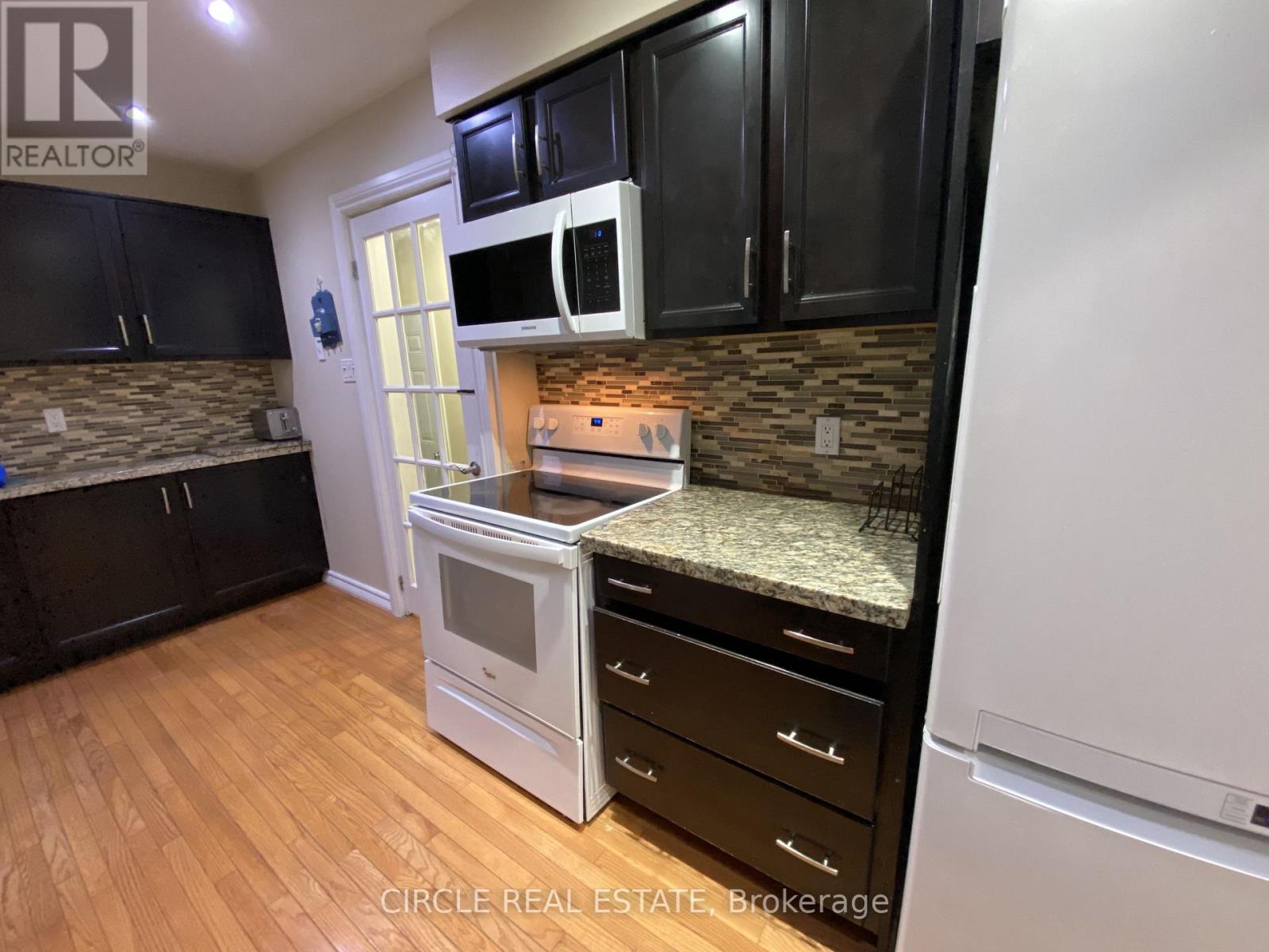 35 Fanshawe Drive, Brampton, Ontario  L6Z 1A7 - Photo 7 - W13627222