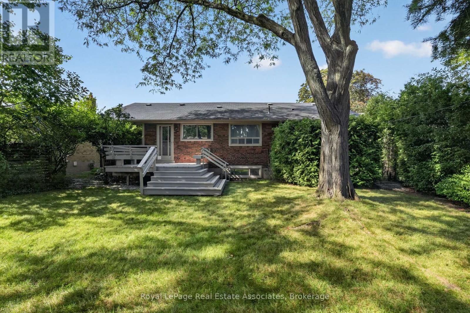 7 Greening Crescent, Toronto, Ontario  M9A 1N9 - Photo 46 - W13722596