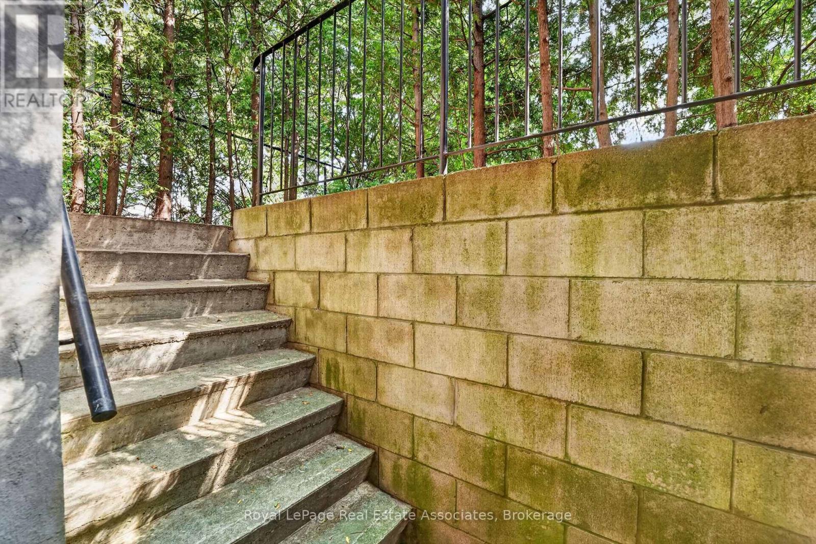 7 Greening Crescent, Toronto, Ontario  M9A 1N9 - Photo 40 - W13722596