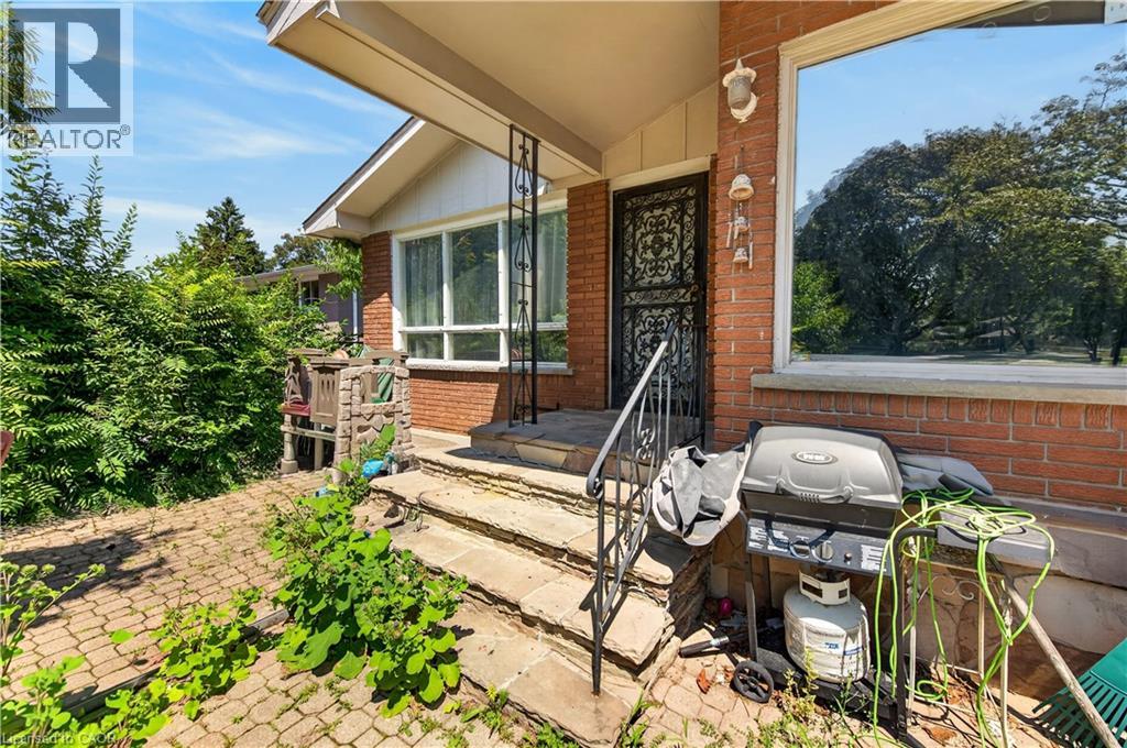627 Geneva Park Drive, Burlington, Ontario  L7N 3C2 - Photo 6 - 40859157