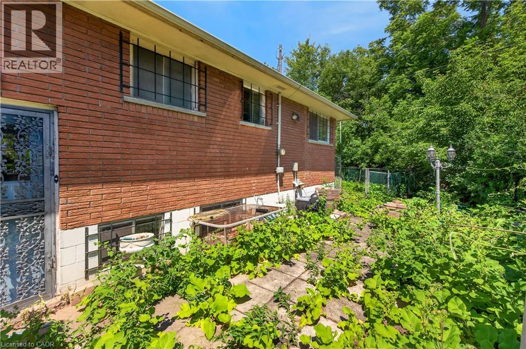 627 Geneva Park Drive, Burlington, Ontario  L7N 3C2 - Photo 7 - 40859157