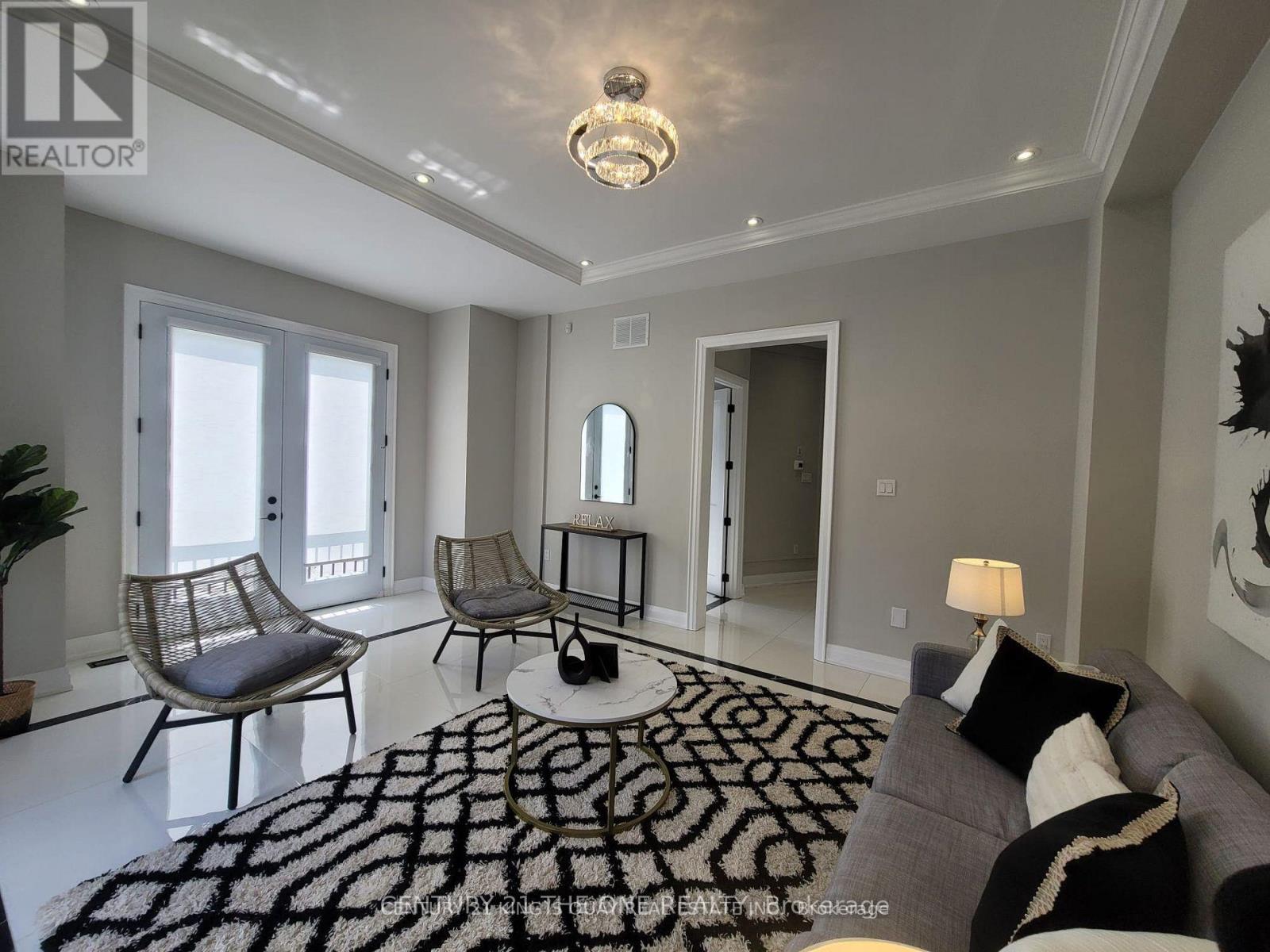 323 Sutherland Drive, Toronto, Ontario  M4G 1J7 - Photo 4 - C13723744