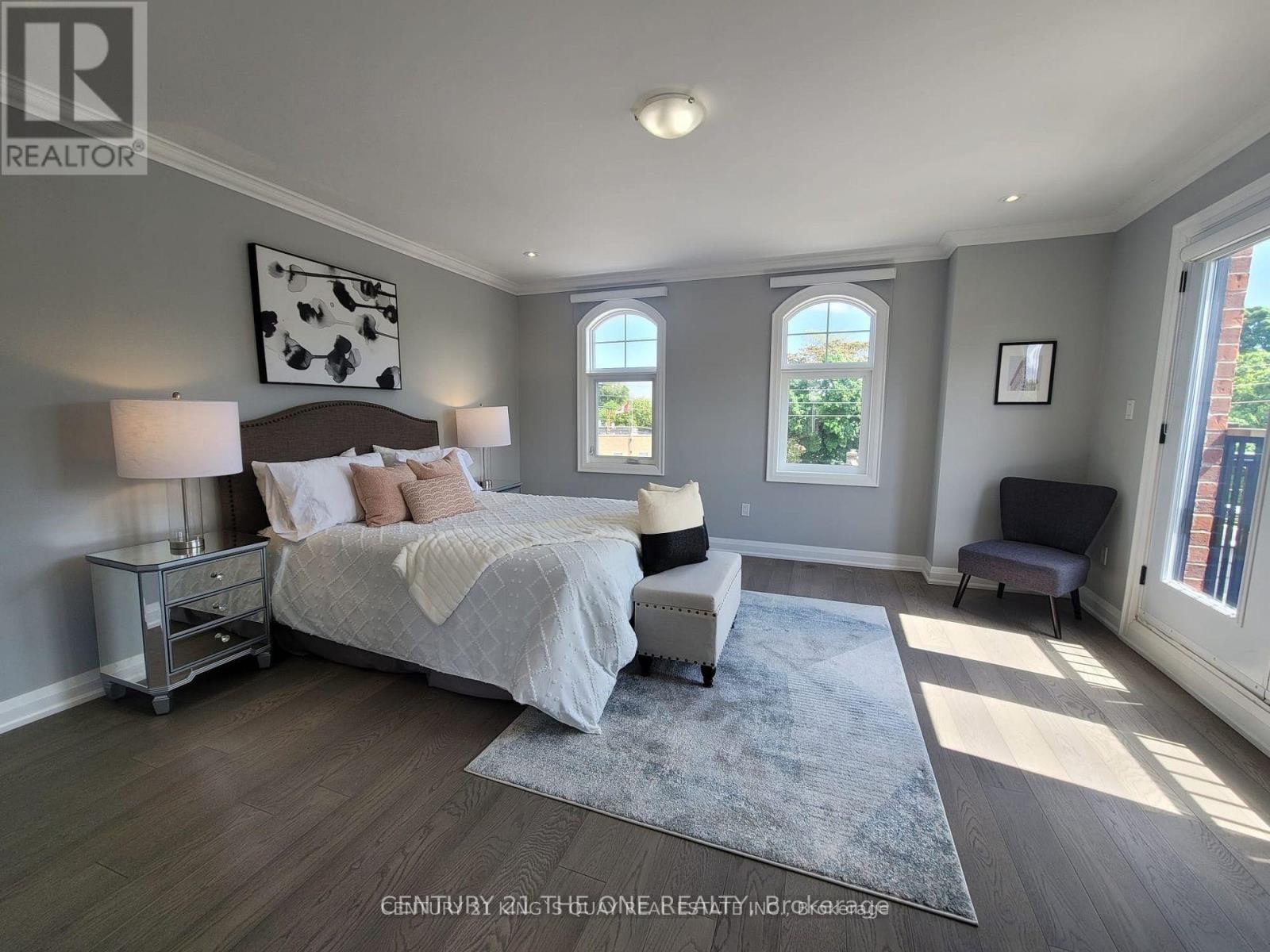 323 Sutherland Drive, Toronto, Ontario  M4G 1J7 - Photo 7 - C13723744
