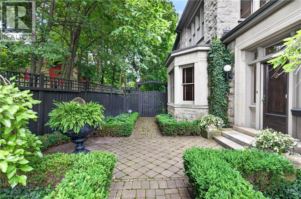 77 Claremont Drive, Hamilton, Ontario  L9C 3N4 - Photo 3 - 40843470