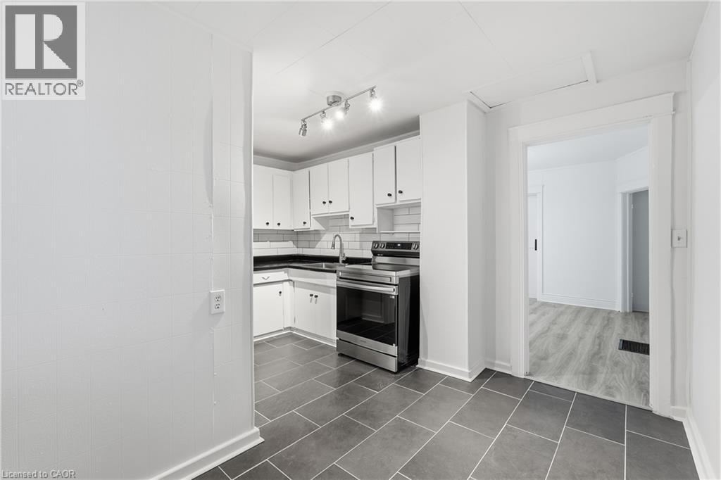 27 Albert Street Unit# Main, Welland, Ontario  L3B 4L1 - Photo 4 - 40859127
