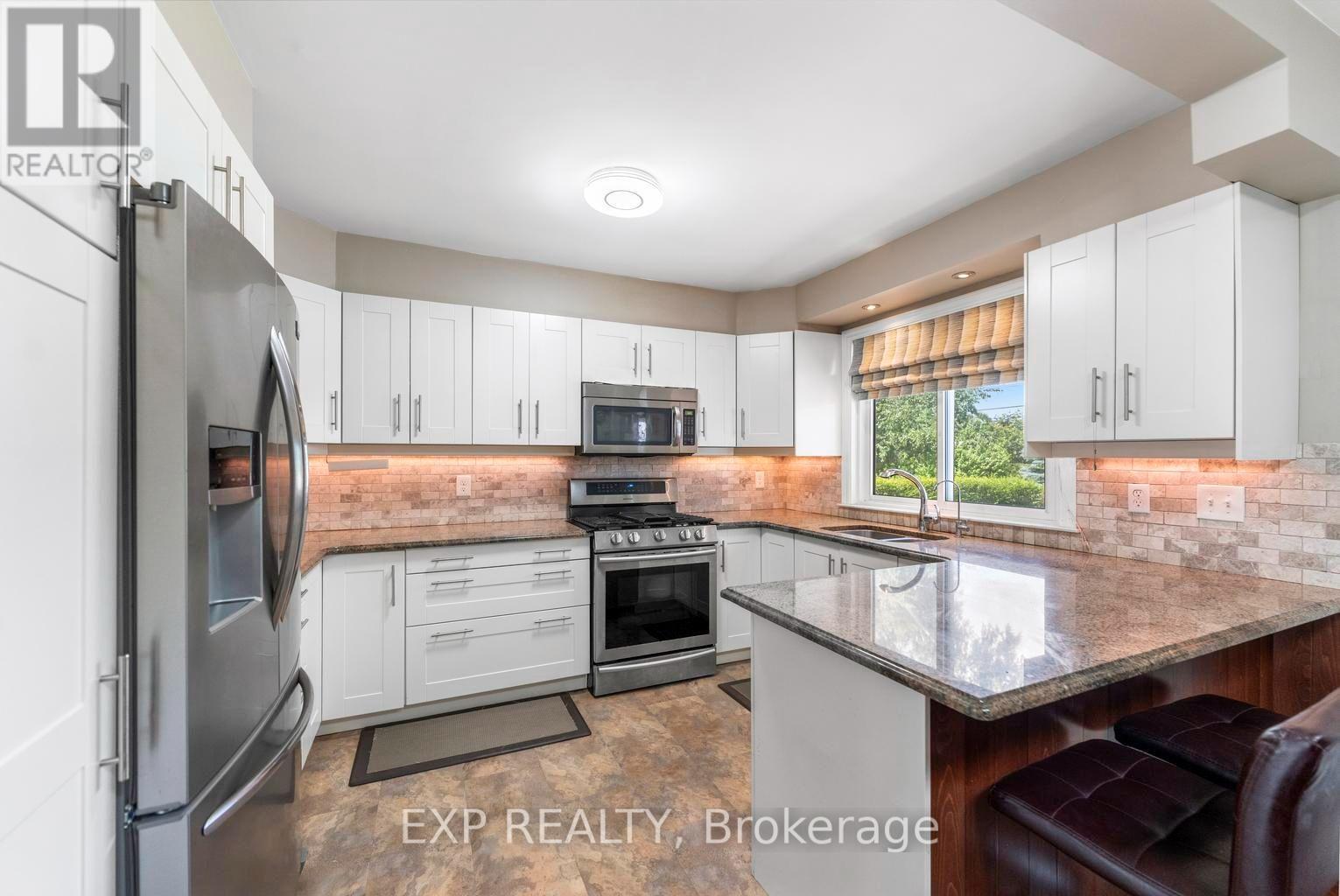 1063 Joan Drive, Burlington, Ontario  L7T 3H3 - Photo 11 - W13723674