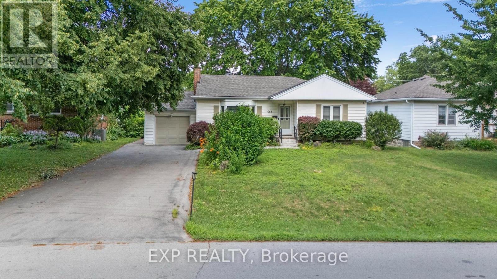 1063 Joan Drive, Burlington, Ontario  L7T 3H3 - Photo 2 - W13723674
