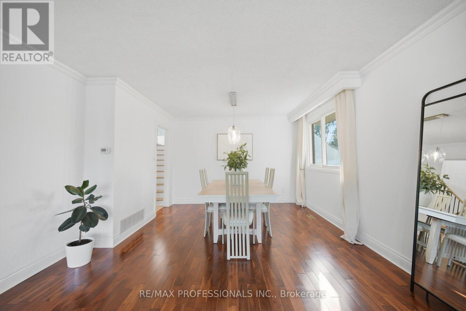 10 Hopedale Court, Mississauga, Ontario  L5M 2E9 - Photo 10 - W13723710