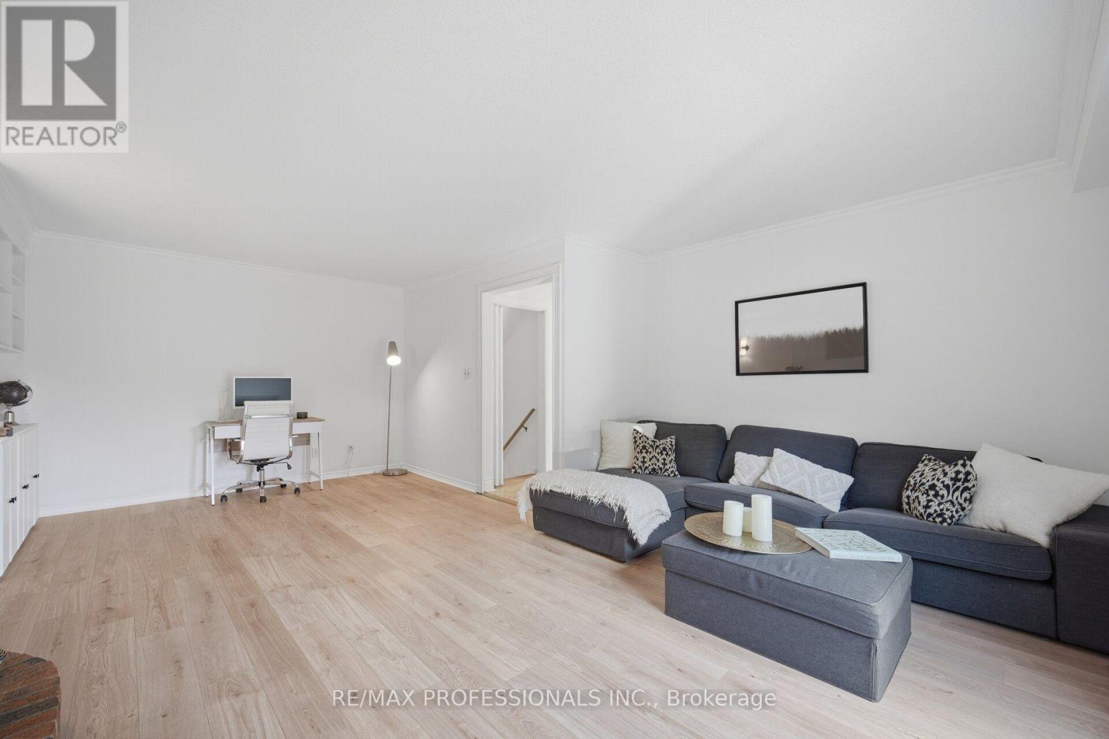10 Hopedale Court, Mississauga, Ontario  L5M 2E9 - Photo 34 - W13723710