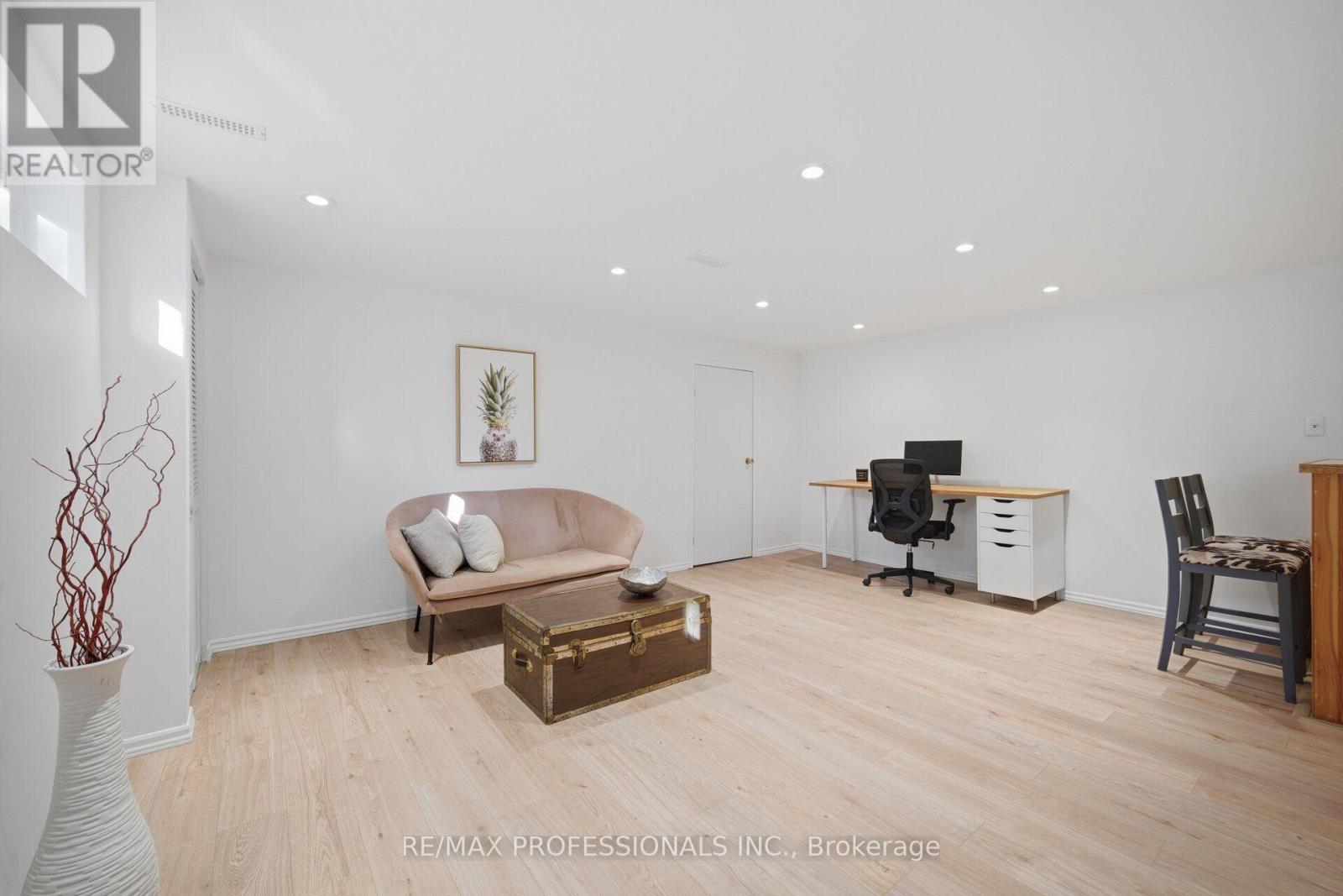 10 Hopedale Court, Mississauga, Ontario  L5M 2E9 - Photo 42 - W13723710