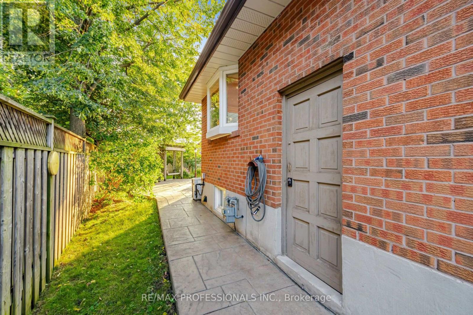 10 Hopedale Court, Mississauga, Ontario  L5M 2E9 - Photo 45 - W13723710