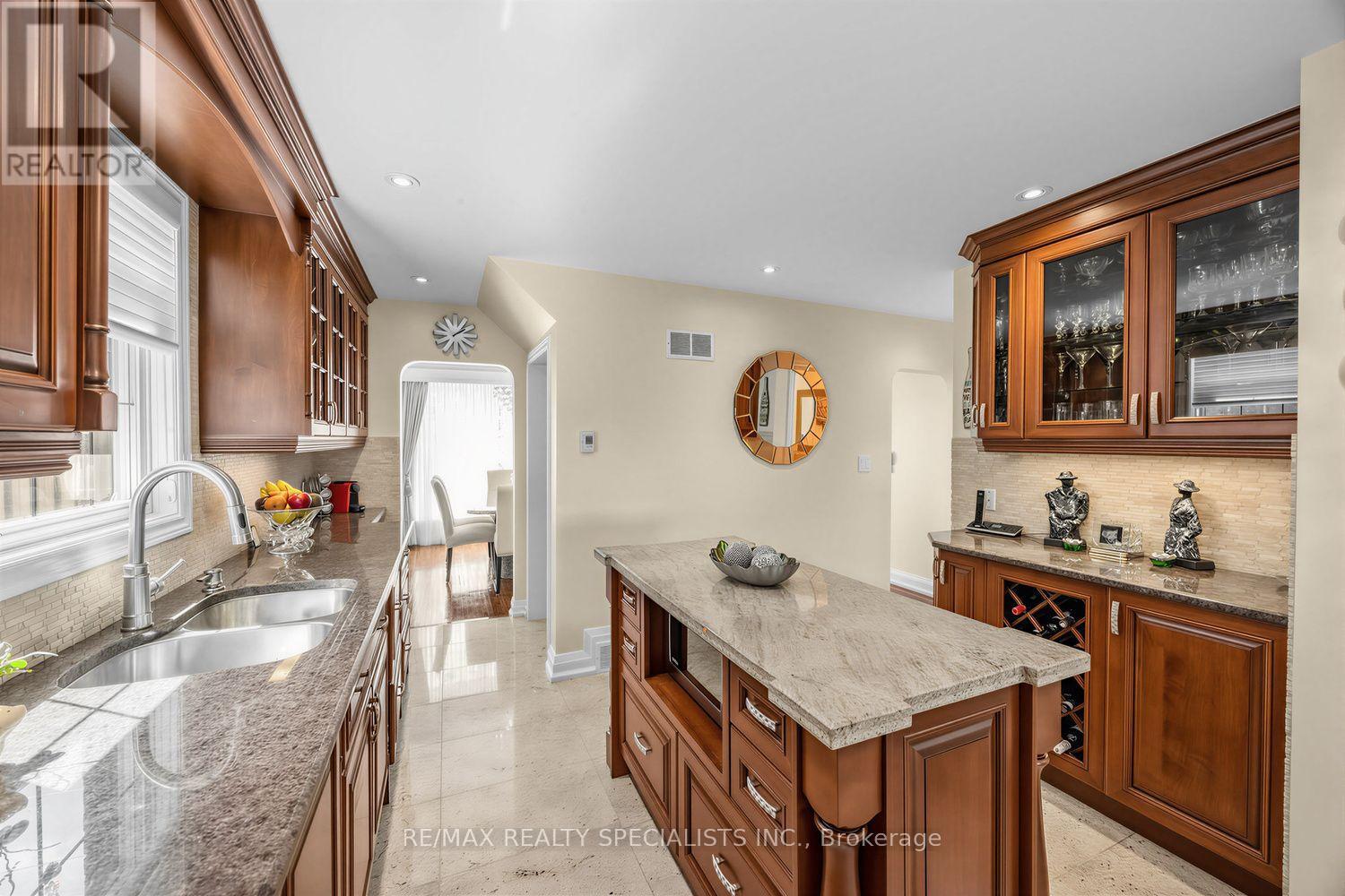 1211 Royal York Road, Toronto, Ontario  M9A 4B5 - Photo 13 - W13723730
