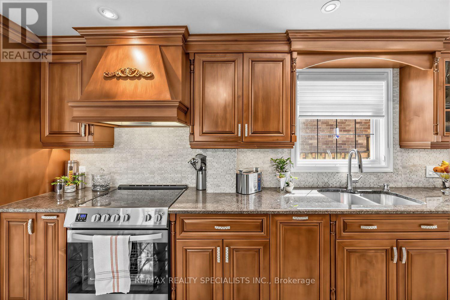 1211 Royal York Road, Toronto, Ontario  M9A 4B5 - Photo 14 - W13723730