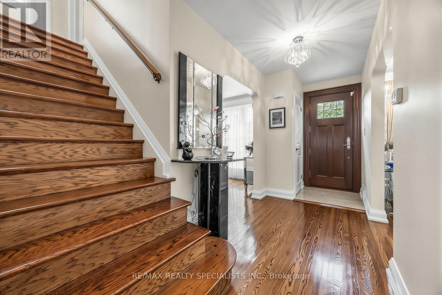 1211 Royal York Road, Toronto, Ontario  M9A 4B5 - Photo 17 - W13723730