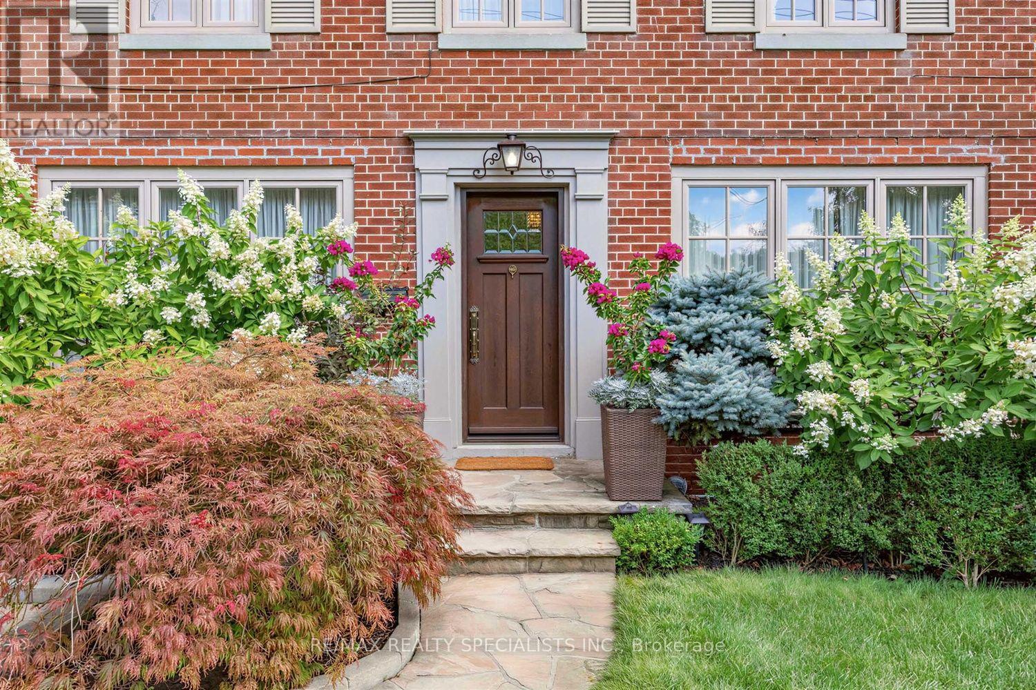 1211 Royal York Road, Toronto, Ontario  M9A 4B5 - Photo 2 - W13723730
