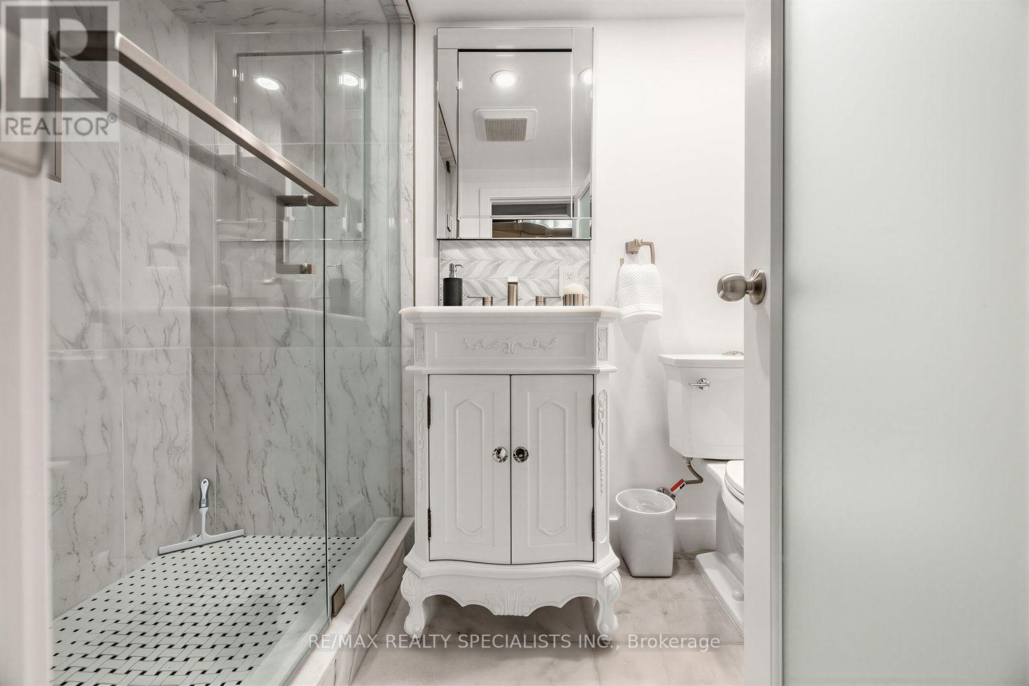 1211 Royal York Road, Toronto, Ontario  M9A 4B5 - Photo 25 - W13723730
