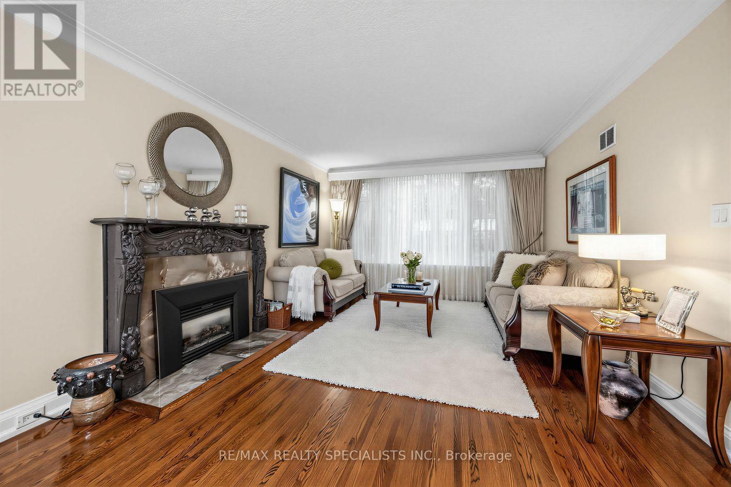1211 Royal York Road, Toronto, Ontario  M9A 4B5 - Photo 4 - W13723730
