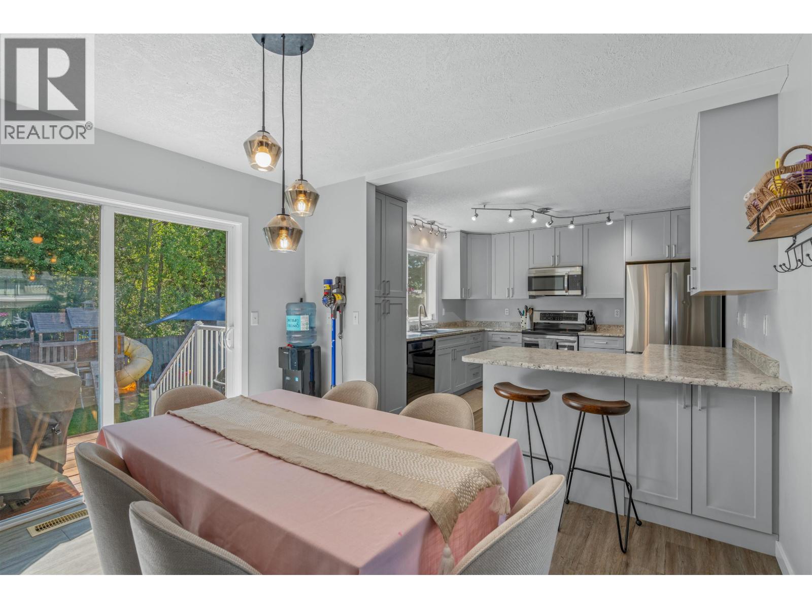 5423 Woodoak Crescent, Prince George, British Columbia  V2K 5A6 - Photo 5 - R3159663