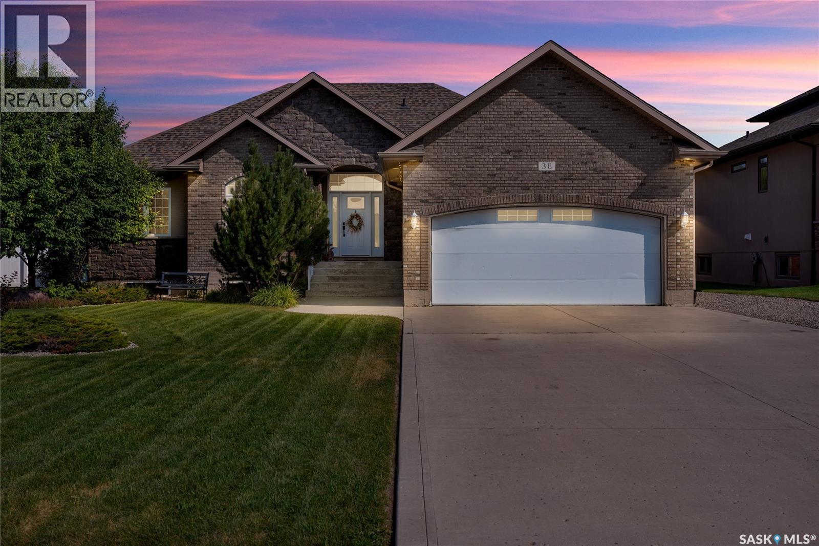 3 Lott ROAD E, White City, Saskatchewan