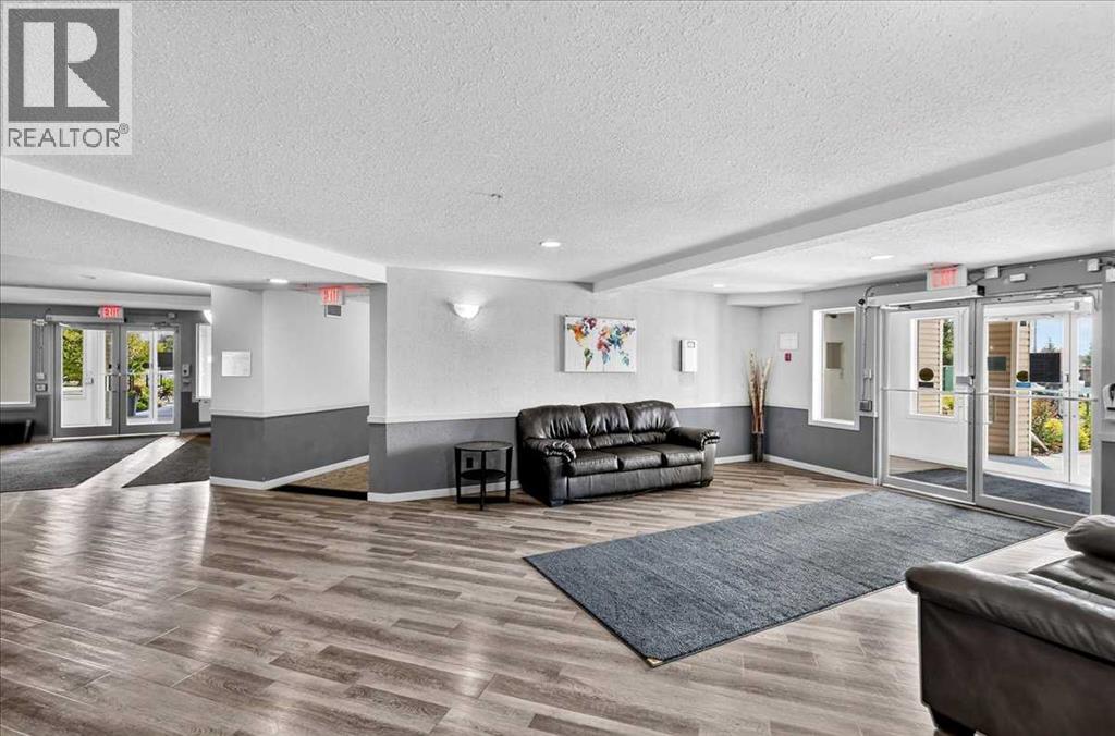 212, 1717 60 Street SE, Calgary, Alberta  T2A 7Y7 - Photo 3 - A2340579