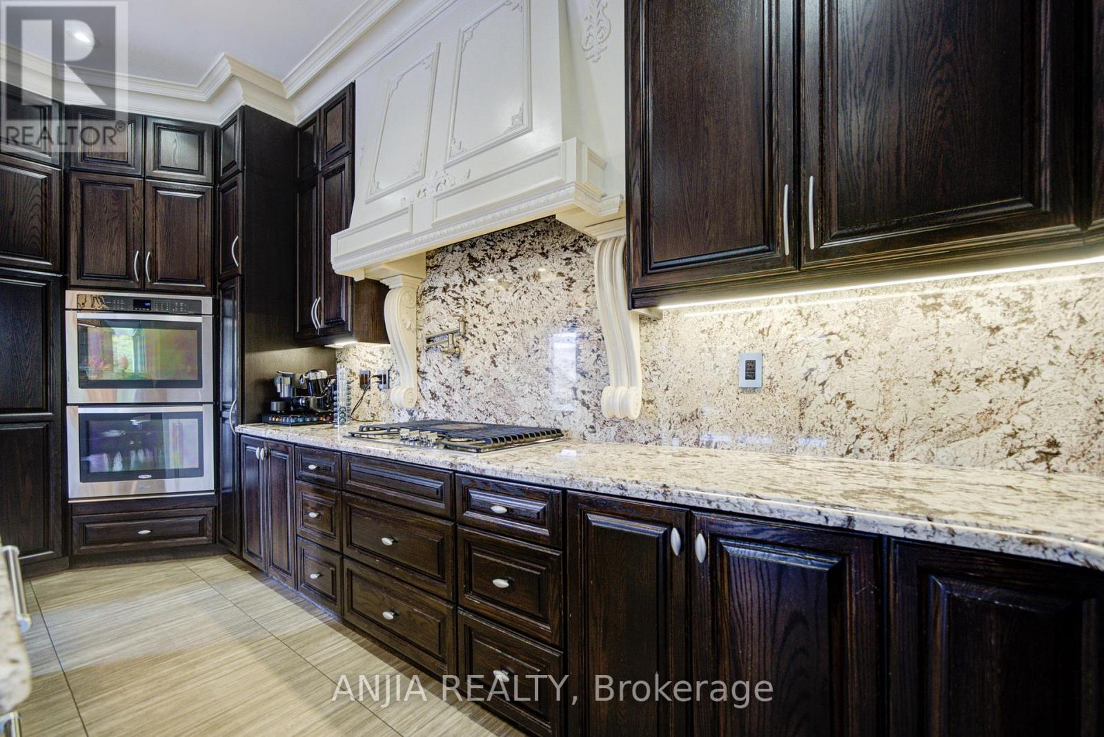 452 Fernleigh Circle S, Richmond Hill, Ontario L4C 1E6 - Photo 12 - N13530394
