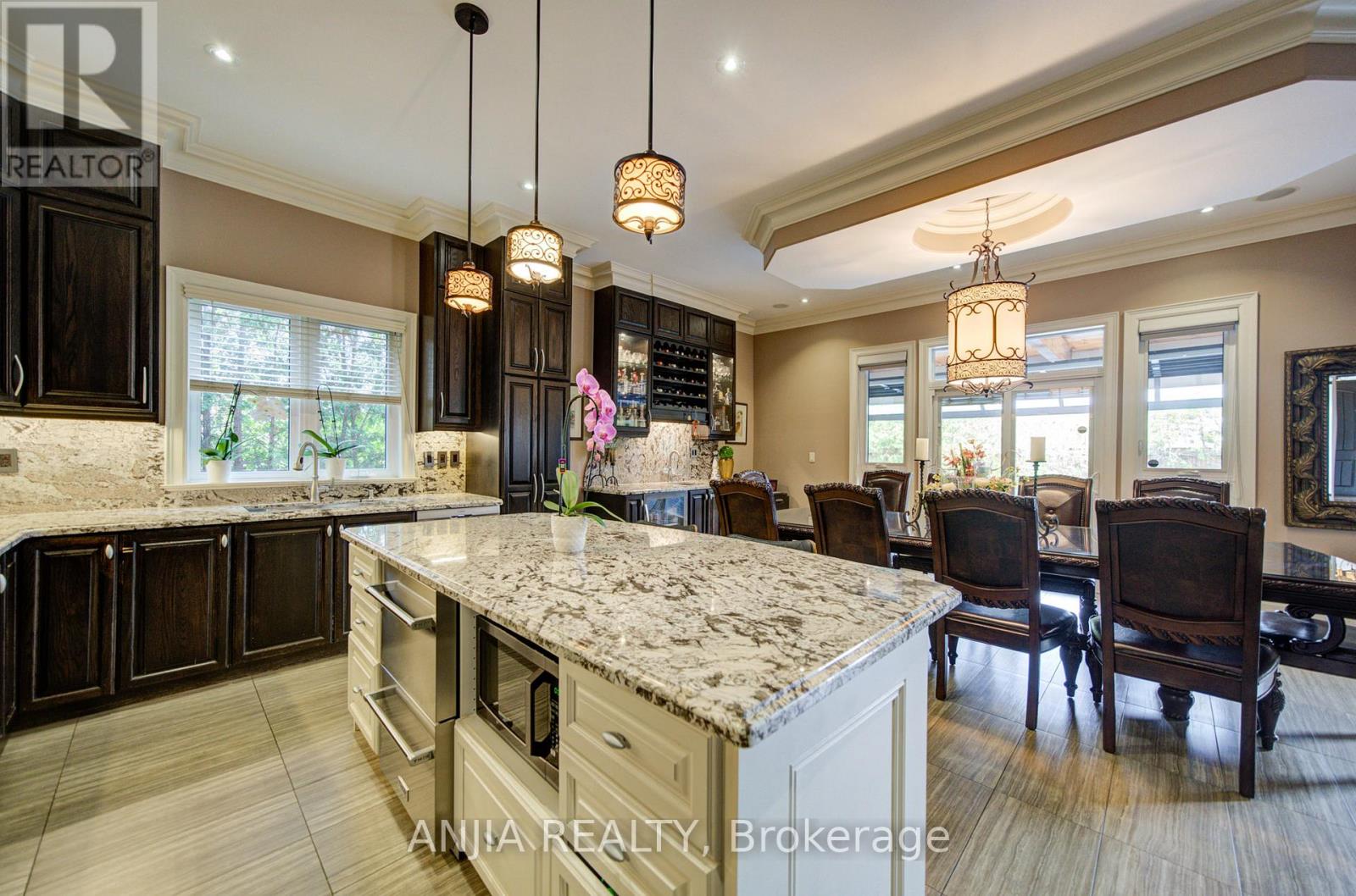 452 Fernleigh Circle S, Richmond Hill, Ontario L4C 1E6 - Photo 11 - N13530394