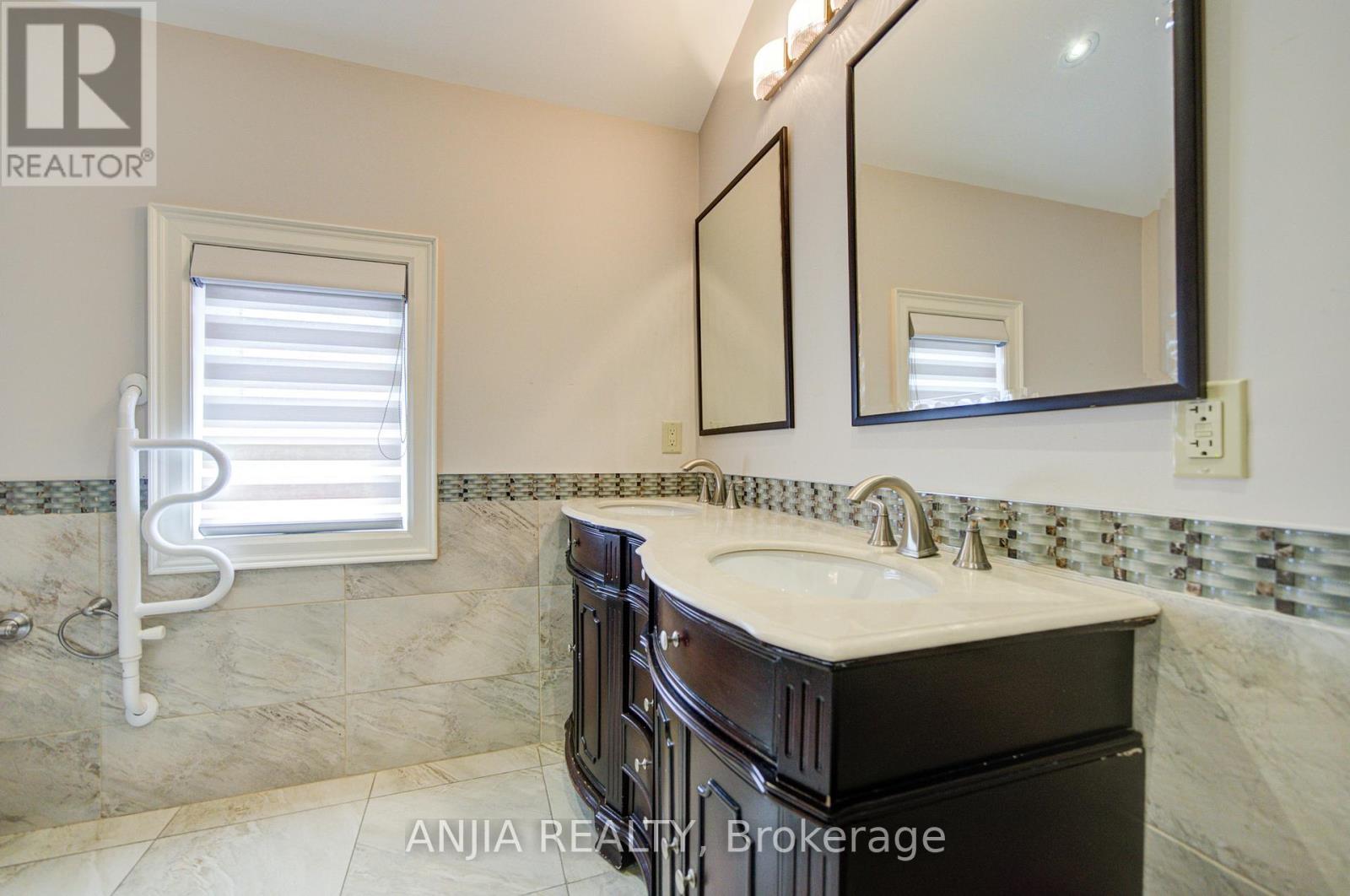 452 Fernleigh Circle S, Richmond Hill, Ontario L4C 1E6 - Photo 33 - N13530394