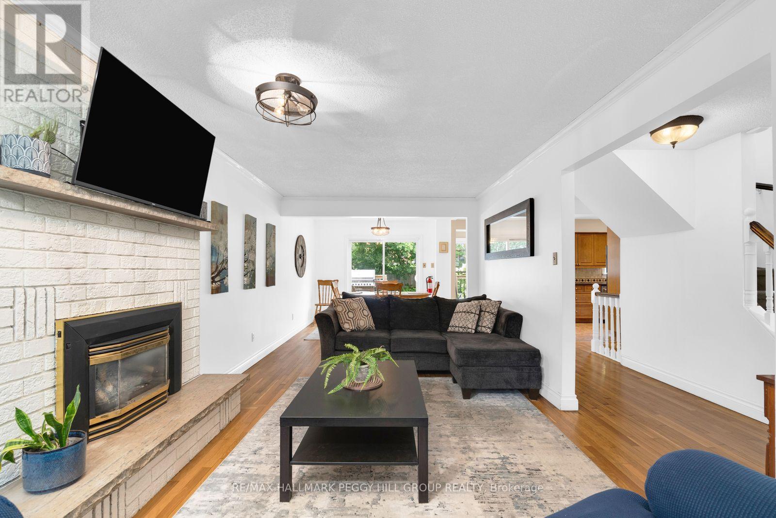 10 Rosewood Avenue, Springwater, Ontario  L9X 0P5 - Photo 5 - S13717402