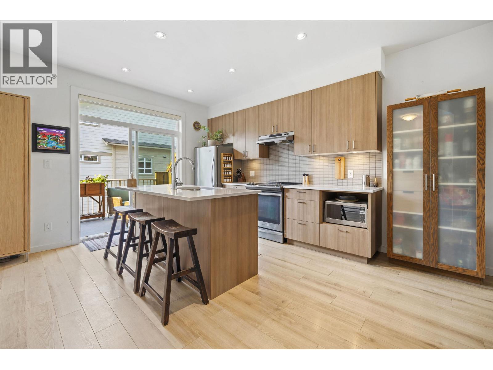 4 1188 Wilson Crescent, Squamish, British Columbia  V8B 0A9 - Photo 4 - R3159653