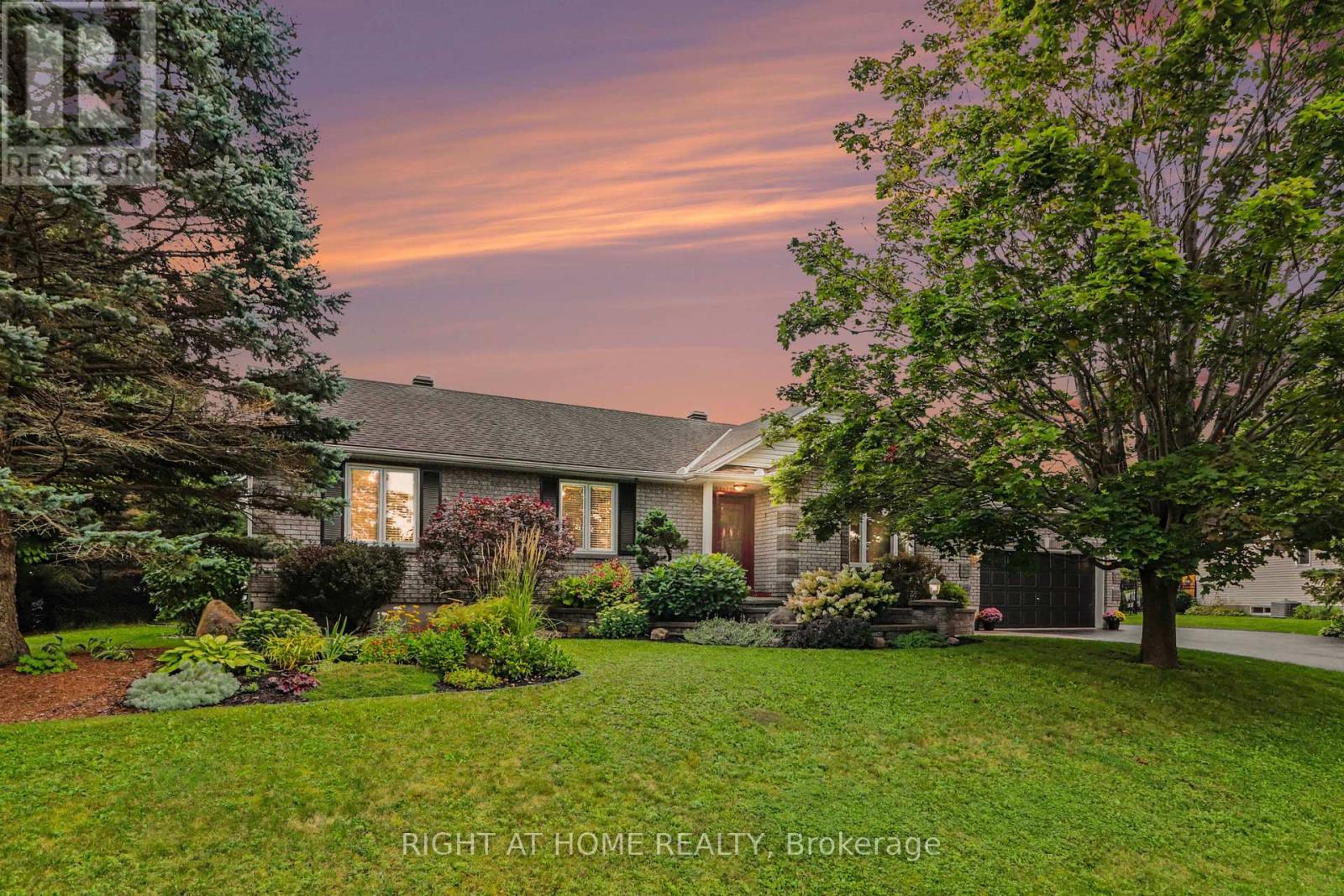 1250 LOEPER STREET, Ottawa, Ontario