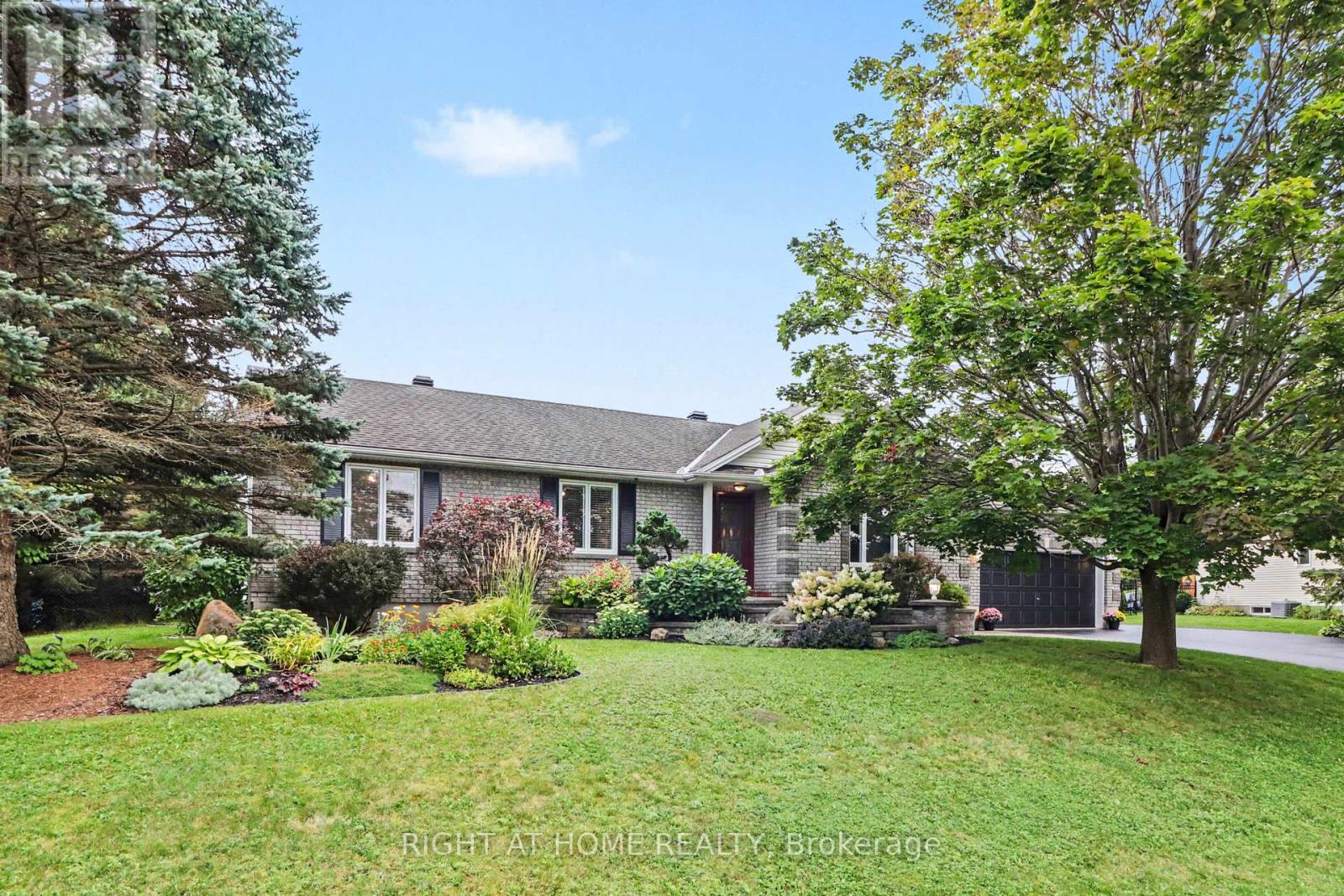 1250 Loeper Street, Ottawa, Ontario  K4B 1P2 - Photo 2 - X13723798