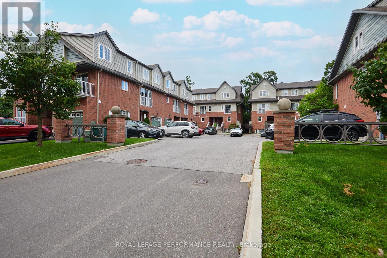 64 Mayflower Private, Ottawa, Ontario  K2B 0A2 - Photo 2 - X13723800