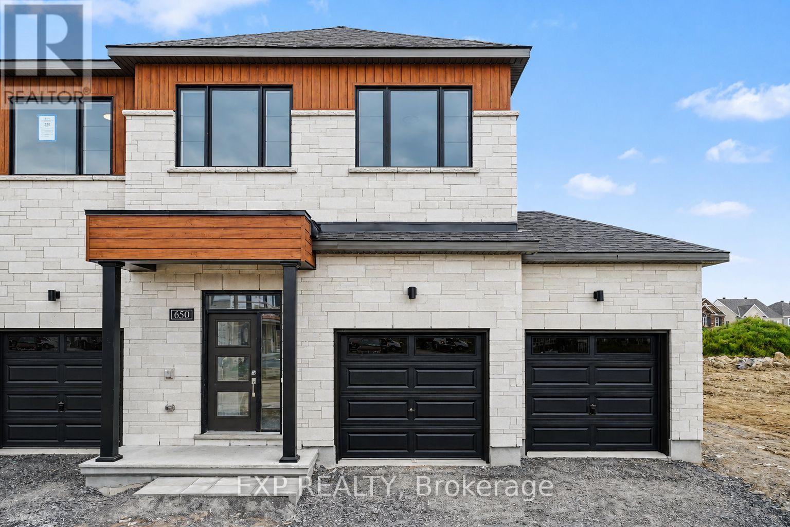 650 MOONGLADE CRESCENT, Ottawa, Ontario